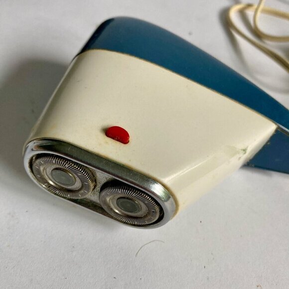 Vintage Norelco Speedrazor in Case w/Papers Electric Razor Speedshaver Shaver - Picture 2 of 9